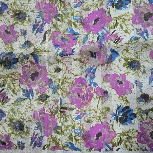 Beautiful made in Italy Floral Scarf!!! - Picture 2 of 5